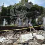 GOBIERNO MUNICIPAL BRINDA APOYO EN RETIRO DE BARDA PERIMETRAL CAÍDA EN PARROQUIA DE SAN FRANCISCO DE ASÍS EN TEPOJACO
