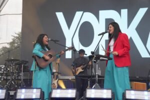 SABINO Y ESTEMAN HACEN VIBRAR EL SEGUNDO DÍA DEL FESTIVAL ARTE, QUESO Y VINO EN IZCALLI