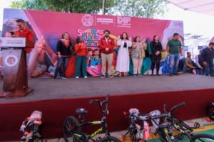 ISAAC MONTOYA CELEBRA A LA NIÑEZ DE SAN FRANCISCO CHIMALPA E IZCALLI CHAMAPA CON EL FESTIVAL «SONRISAS QUE DEJAN HUELLA»