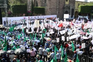 REIVINDICAN EN TLALNEPANTLA 140 AÑOS DE LA LUCHA OBRERA ANTE MILES DE TRABAJADORES