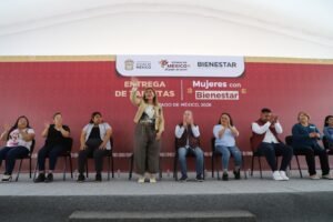 RECONOCE JUANITA CARRILLO COMPROMISO CON LAS MUJERES DURANTE ENTREGA DE 6 MIL TARJETAS DEL BIENESTAR EN CUAUTITLÁN