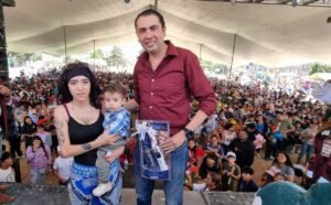 ROMÁN CORTÉS REÚNE A MILES DE FAMILIAS EN EVENTO SOCIAL EN ATIZAPÁN