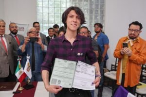 EXPIDE GOBIERNO DE DELFINA GÓMEZ PRIMERA ACTA DE RECONOCIMIENTO PARA UNA PERSONA NO BINARIA EN EL EDOMÉX