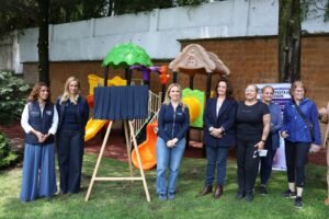 HUIXQUILUCAN ENTREGA NUEVO MÓDULO DE JUEGOS INFANTILES EN VILLA FLORENCE PARA FORTALECER LA CONVIVENCIA FAMILIAR