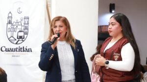 IMPULSAN EDUCACIÓN EN CUAUTITLÁN CON ENTREGA DE TARJETAS DE LA BECA “RITA CETINA”