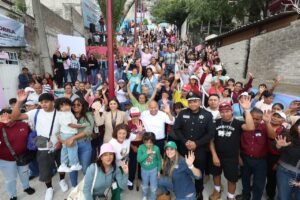 EL PRESIDENTE RACIEL PÉREZ CRUZ ENTREGA LA RENOVACIÓN INTEGRAL DEL ANDADOR CLUB ALPINO CHINTOLOLOS EN LA COLONIA LÁZARO CÁRDENAS
