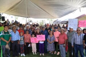YOSELIN MENDOZA ENTREGA APOYOS Y OBRA COMUNITARIA EN SAN JOSÉ EL VIDRIO