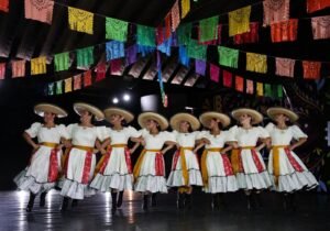 COMPAÑÍA DE DANZA DE TOLUCA CONQUISTA EL GRAND PRIX EN PRAGA CON FOLCLOR MEXICANO