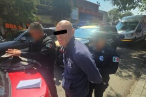 DETIENEN A PRESUNTO RESPONSABLE DE UNA OLEADA DE ROBOS A FARMACIAS EN NAUCALPAN