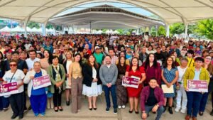 DANIEL SERRANO ENTREGA BENEFICIOS DE SALUD A MILES DE HABITANTES EN CUAUTITLÁN IZCALLI
