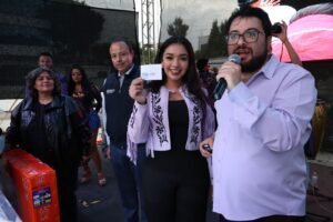 GOBIERNO DE NAUCALPAN PREMIA A PADRES RESPONSABLES CON SORTEO DE VEHÍCULOS Y CAMIONETA EN EL EVENTO «UN IMPULSO PARA PAPÁ»