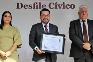 CUAUTITLÁN IZCALLI CONMEMORA EL 216 ANIVERSARIO DE LA INDEPENDENCIA CON TRADICIONAL DESFILE CÍVICO